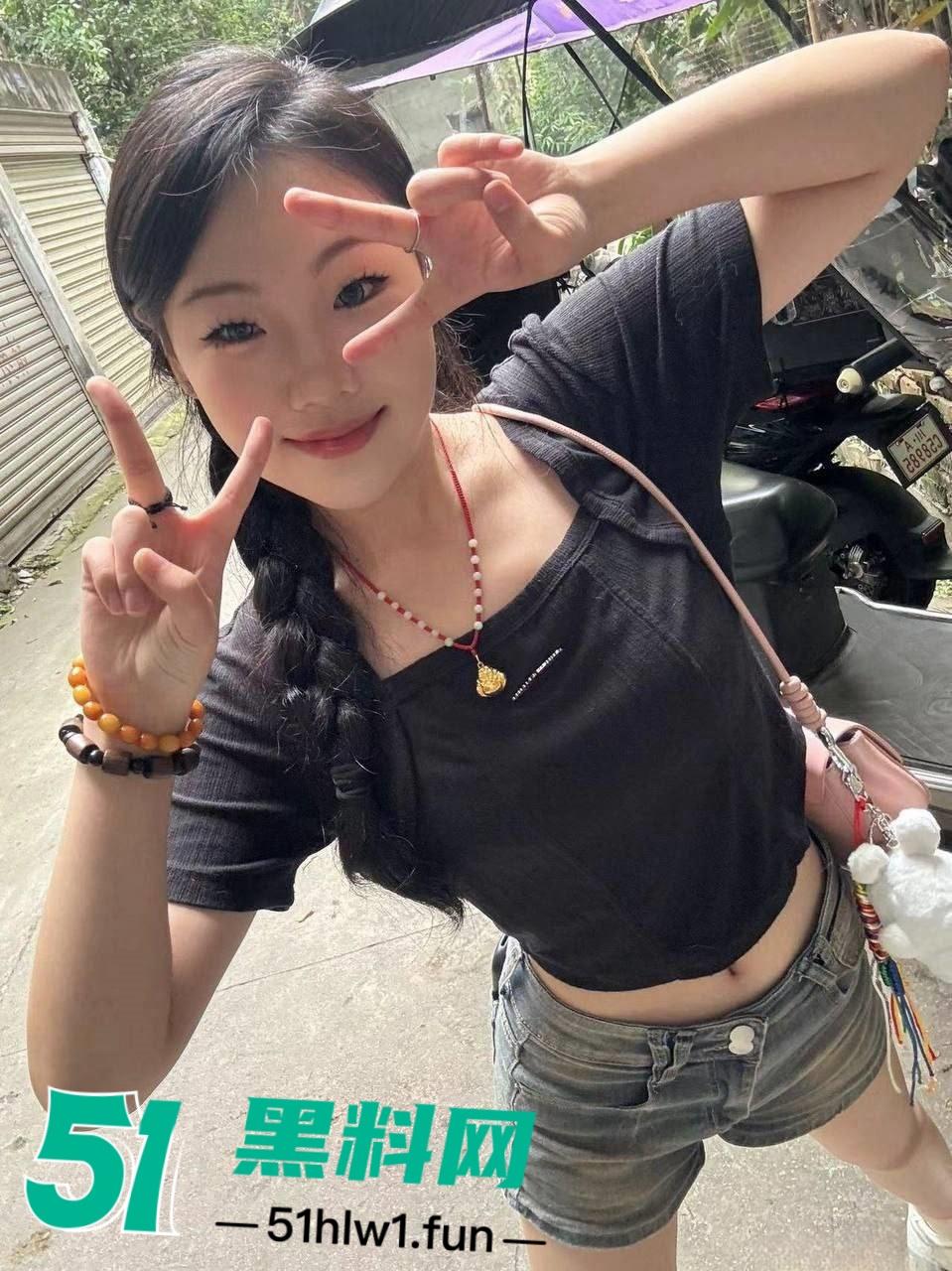 高颜值长腿学妹【纪苏韵】22岁极品身材反差少女大奶翘臀美腿修长,主动掰开嫩鲍勾引被金主大叔后入爆操。-3