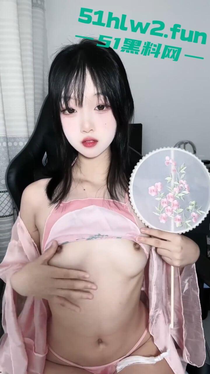 极品福利姬女神【神探狸狸】汉服淫语自慰福利,身材纤细修长颜值清纯可爱,激情自慰展示完美酮体淫语不断骚话连篇。-5