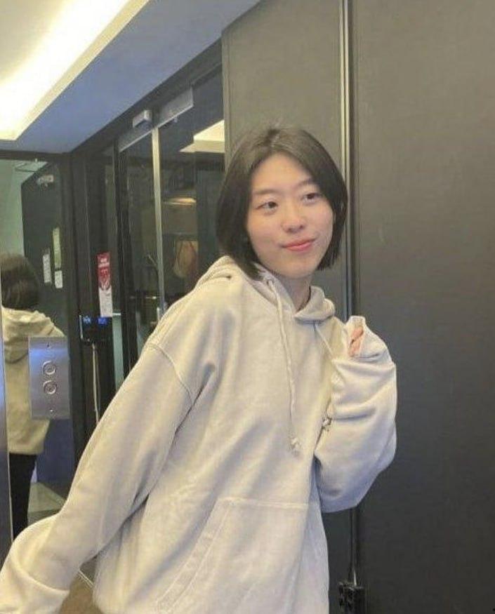 北京健身女教练 于雯 为了招收新学员 拍摄裸体视频勾引学员 极品美乳堪称尤物 自摸骚穴求操 淫荡至极-4