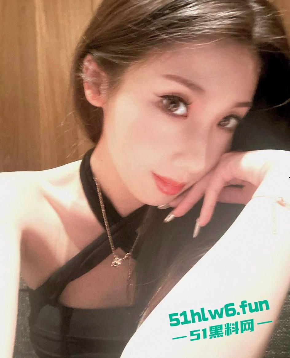 巴黎美女留学生竟下海当外围,留学生母狗专门录视频介绍自己专门服务洋屌,被爆不雅视频。-4