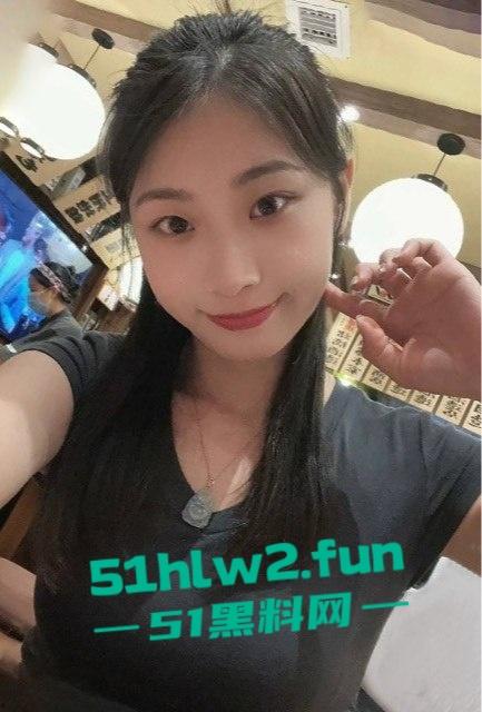 唐山极品母狗【吴蕾云】背着男友偷吃猛男,被大屌操到腿软,口爆颜射舔得干干净净,全程自拍视频惨遭流出!-2