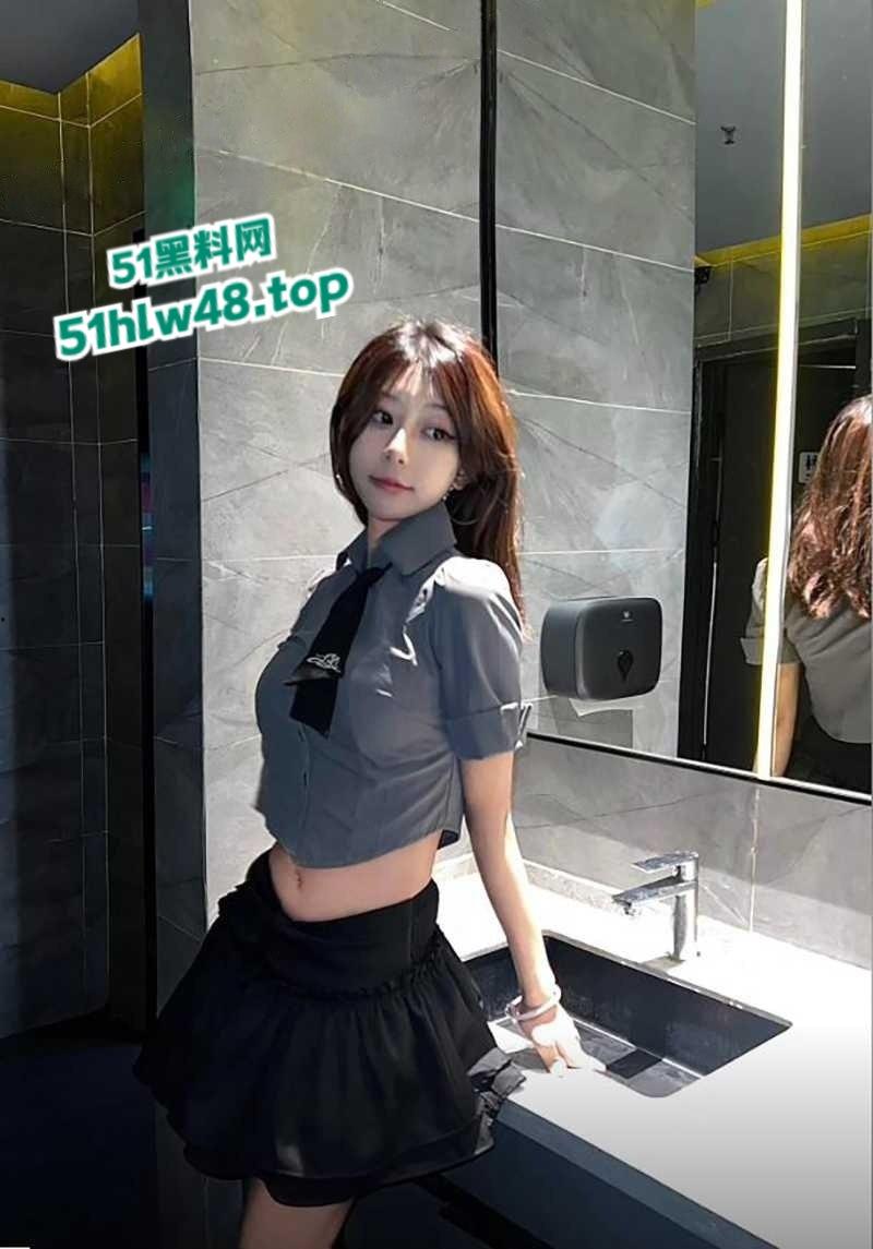 抚顺石油化工学院大三学姐【崔梦曦】表面清纯私下骚劲炸裂,M属性小野猫无套猛操爽到眼珠翻白。-3