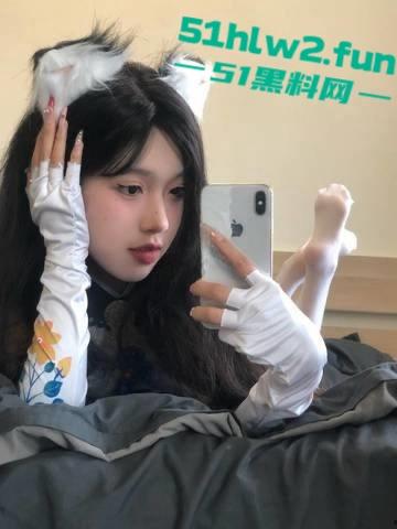 爆火的玉足主播【晴天小猪】最新订制福利恋足色友千万不要错过,犹抱琵琶半遮面的顶级诱惑。-6