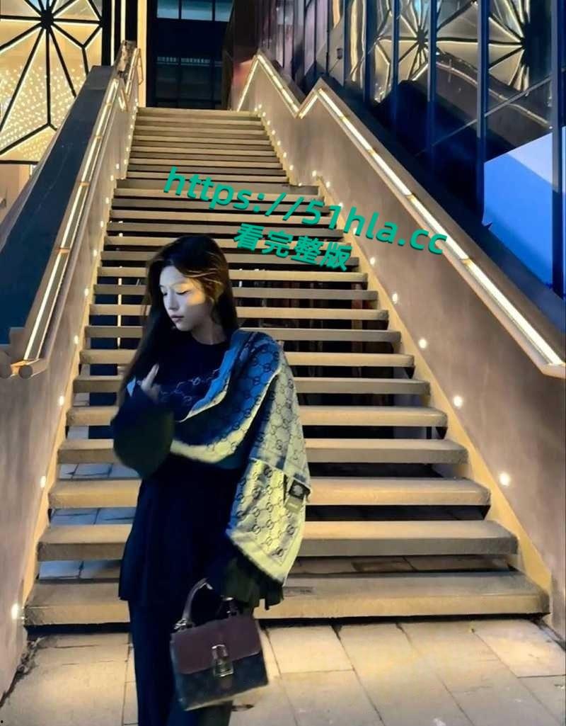 推特大神【一杆钢枪】约炮南昌一字马做爱舞蹈老师,枪枪到底爽的炮架子叫的人骨头都酥了!-3