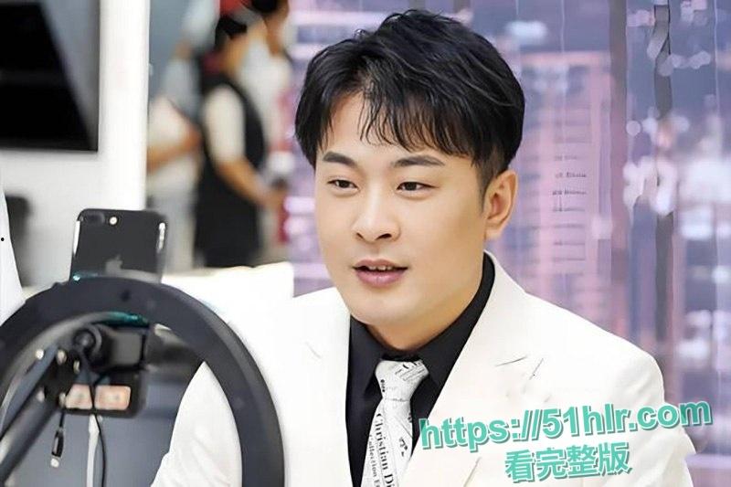 顶流男网红【辛巴】再陷风波,嫖娼丑闻被揭露后,辛巴逃亡香港,激情嫖娼视频全网疯传,人设彻底塌房-5