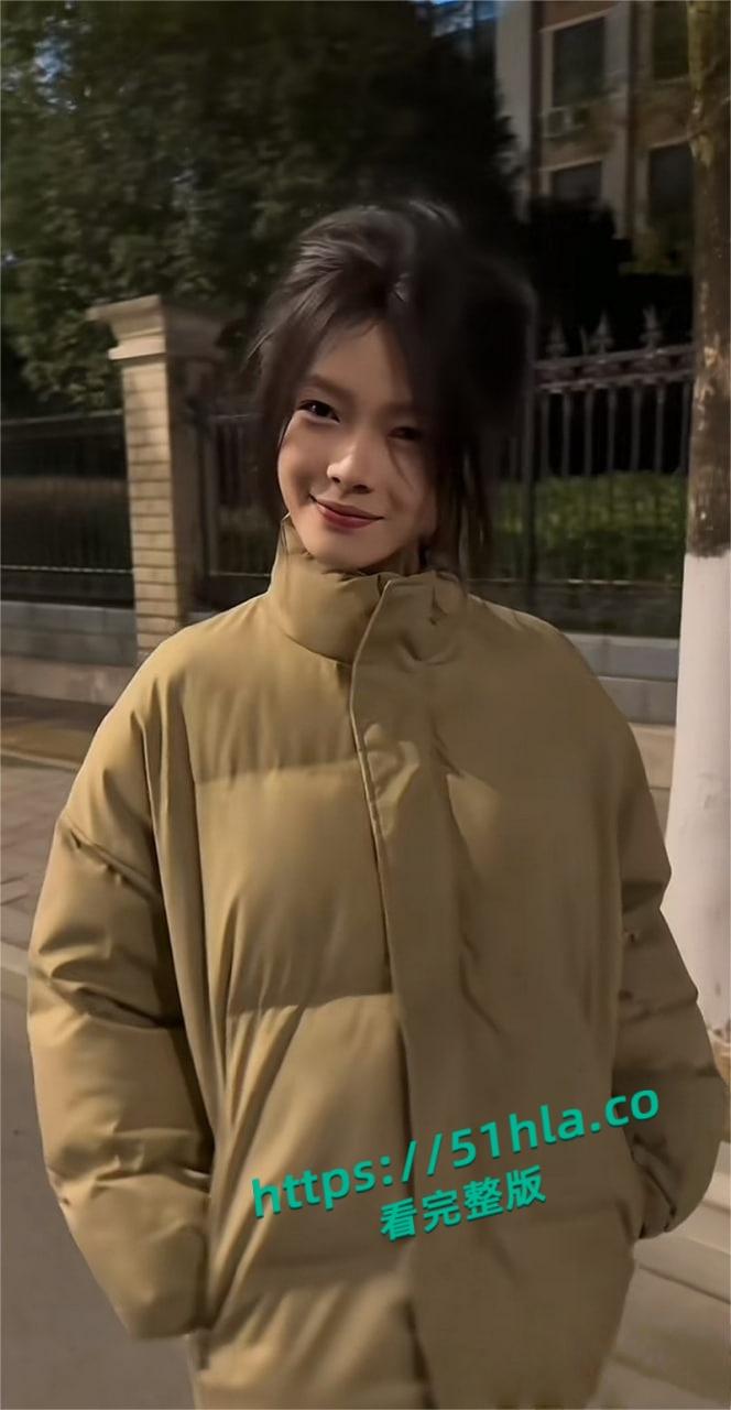 抖音47万粉超清纯网红【钟无艳】定制私拍曝光,身穿JK猛插粉穴,淫水喷溅场面激情炸裂!-2