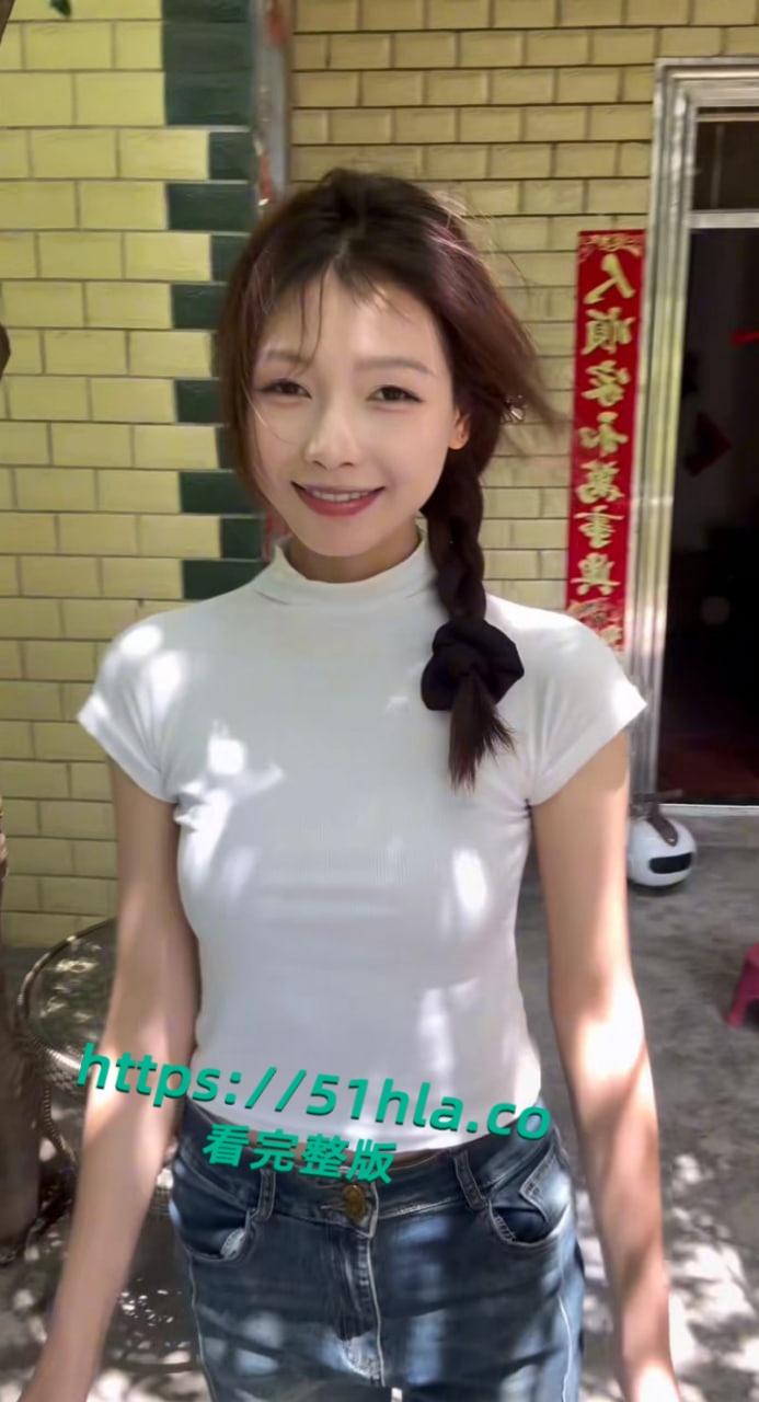 抖音47万粉超清纯网红【钟无艳】定制私拍曝光,身穿JK猛插粉穴,淫水喷溅场面激情炸裂!-3