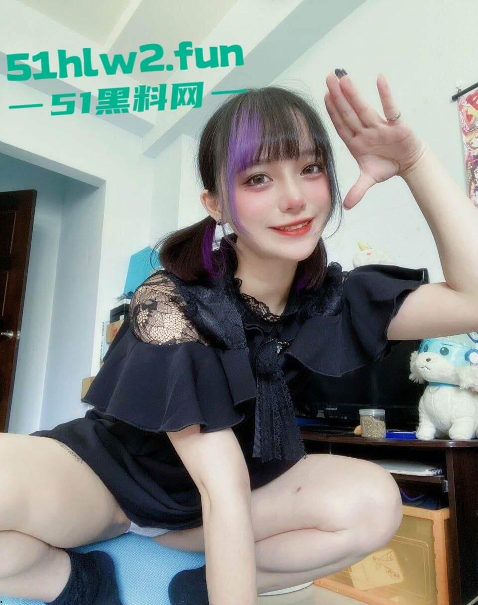 顶级萝莉【itsukidevil722】极品身材纤细长腿,肌肤白嫩小穴无毛漏点自慰诱惑视频流出。-4