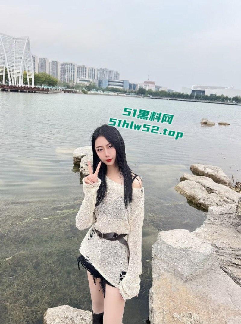 山东菏泽30岁少妇【刘宵雪】离婚后自甘堕落沦为骚鸡,出租屋惨遭金主束缚调教!-2