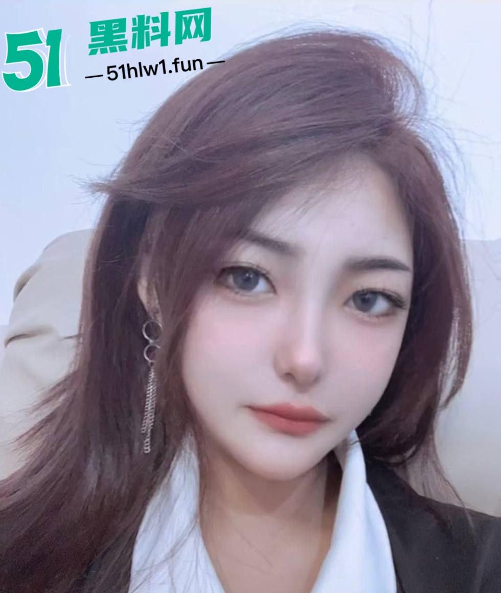 上海颜值天花板小情侣【宁美琴】流出私密视频,高冷女友床上反差惊人,叫床骚到人血压飙升!-5