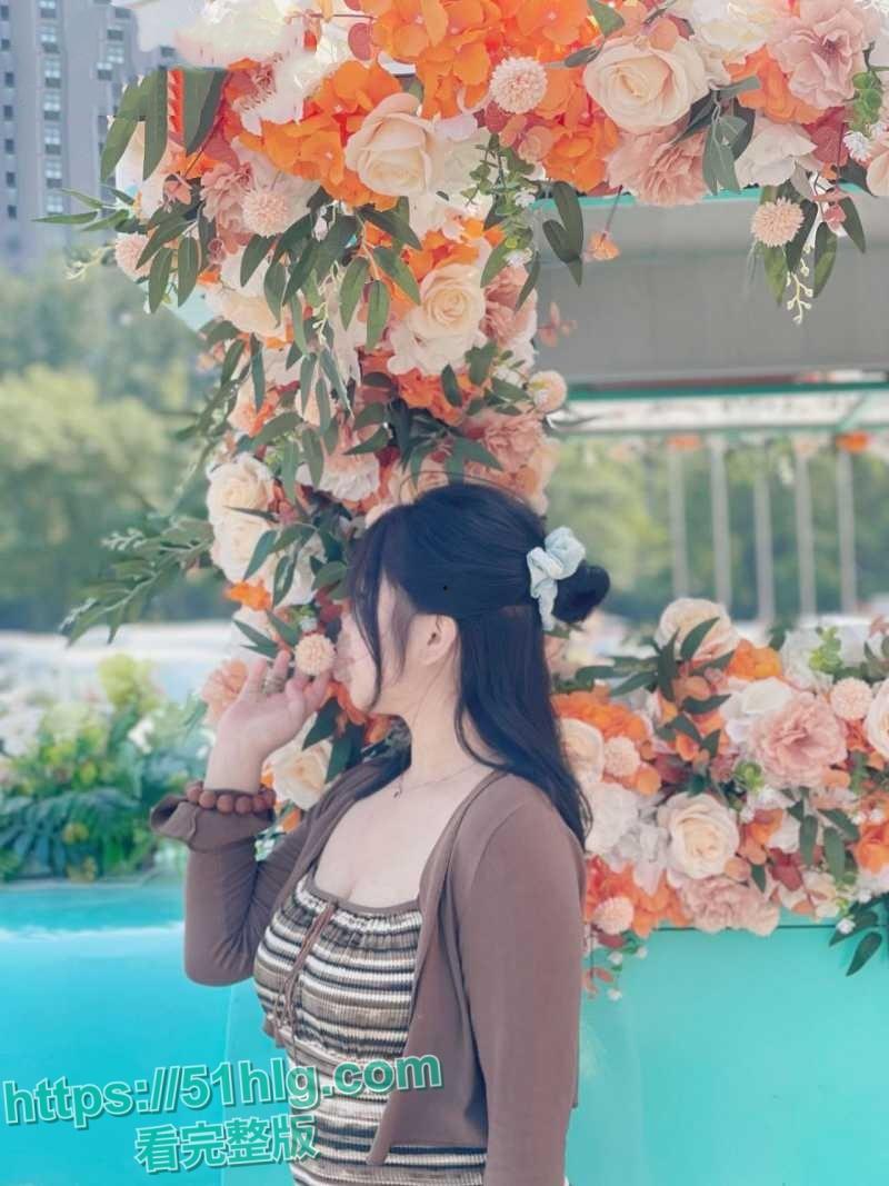 【山东】巨乳新婚小娇妻【颜丽君】背着老公被精神小伙狂干,全程淫叫求饶不止,小穴被彻底玩烂!-2