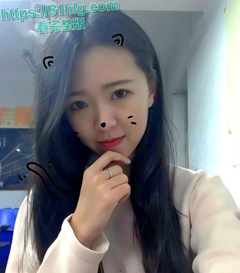 【四川成都】高颜值风骚人妻挑战1V8 三洞齐开多人激战场面十分壮观 8大猛男竟无人能让骚逼高潮 震惊众人-2