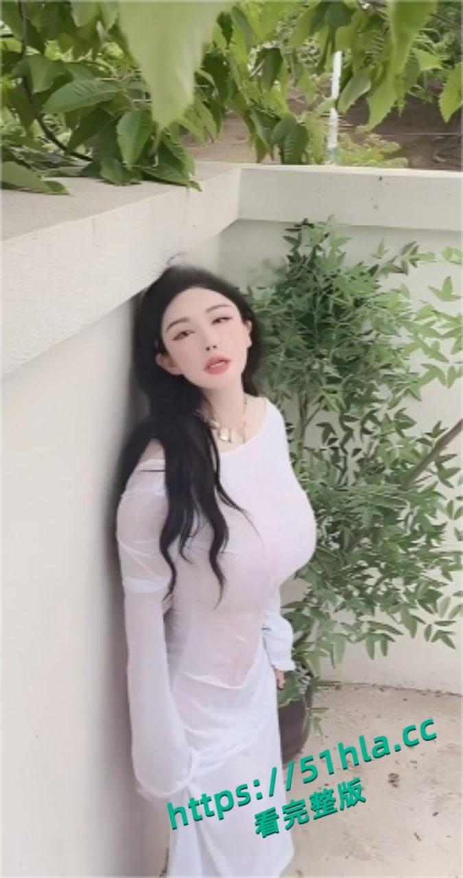 秀人网爆乳女神【潘娇娇】最新湿身福利,揉奶搓穴娇喘迷人,火辣身姿肥美阴唇尽收眼底!-2