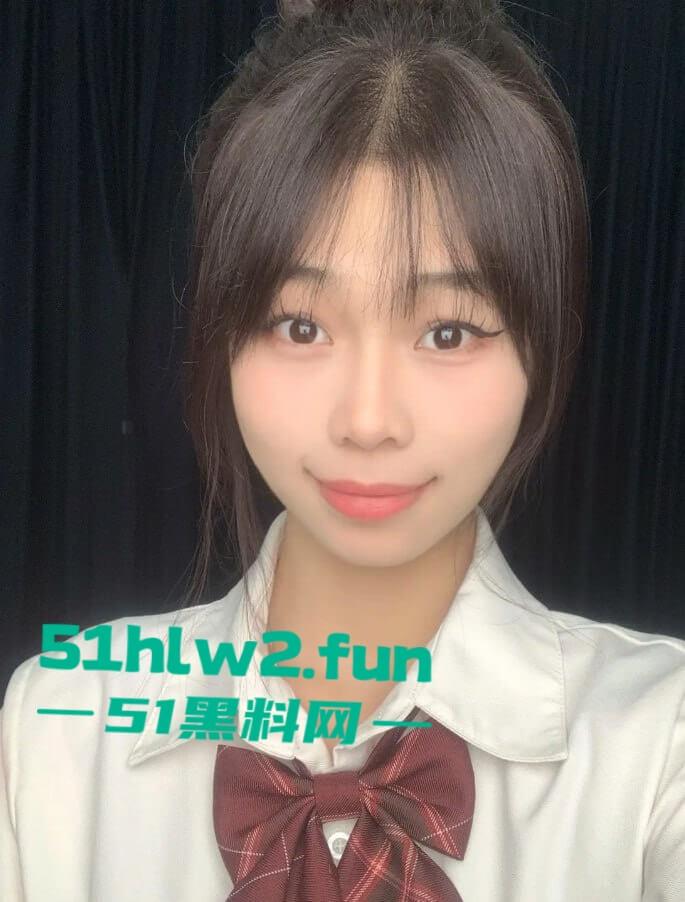 独家曝光!抖音北京长腿御姐骚鸡【Yyezi】大学辍学投靠金爸,调成母狗炮架玩弄爆插粉穴喷白浆!-4