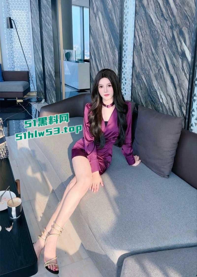 快手巨乳网红【米团不熬夜】刷礼物就能解锁水晶假屌插穴自慰，私下更是浪荡没边主动约炮金主玩法超花！-4