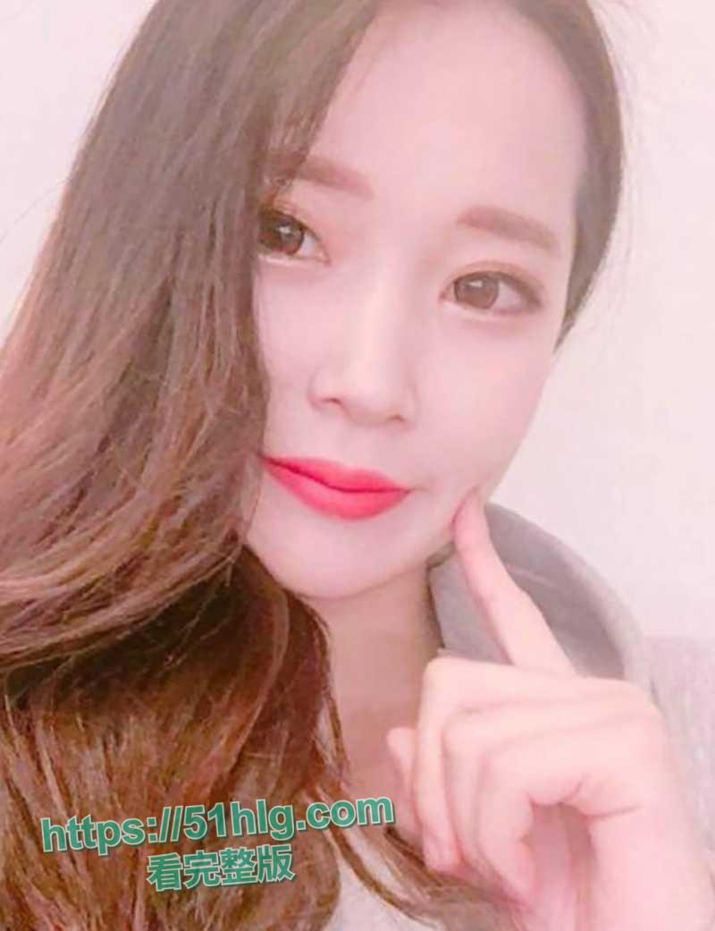 【杭州】美丽女大学生【张雅】的金主调教之路!吸精母狗口爆吞精,惨遭鞭打带狗链,榨精狂暴惨不忍睹-1