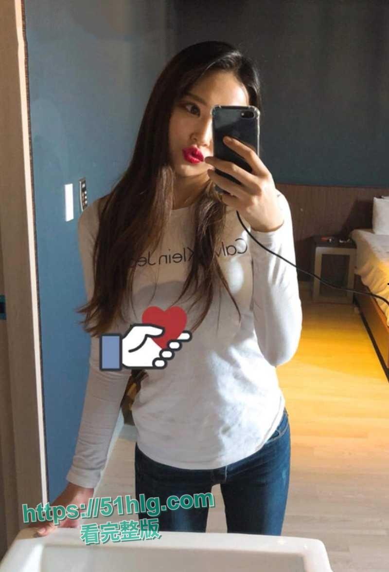 【杭州】美丽女大学生【张雅】的金主调教之路!吸精母狗口爆吞精,惨遭鞭打带狗链,榨精狂暴惨不忍睹-4