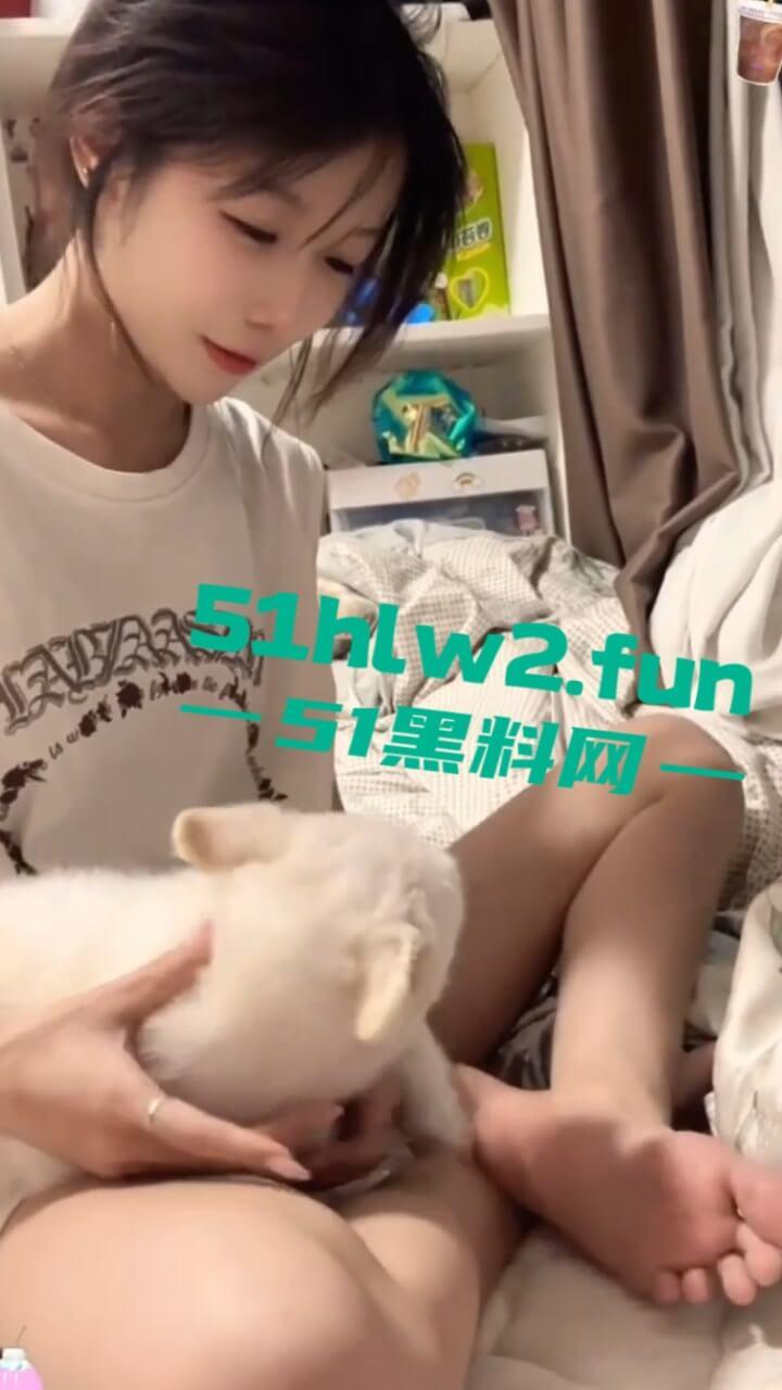 附近人约啪极品身材校花女神,还在上高中的性感嫩妹肌肤白嫩美腿修长纤细,粉嫩玉足看着就香甜。-6