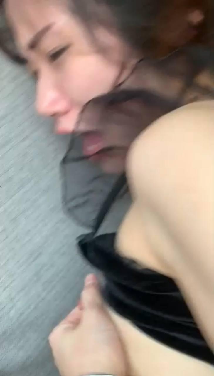 江西洪都渣男【官某奇】和人妻【张芷馨】偷情败露,原配女友愤恨曝光两人聊天记录以及做爱视频 骚逼口活一流 被渣男操的高潮迭起-3