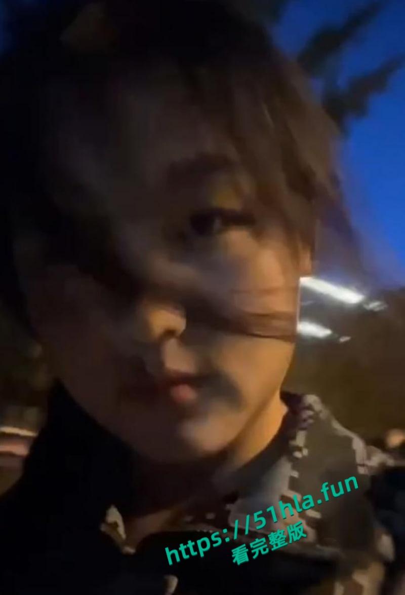 反差女大学生【大馋丫头】挑战勾搭姐夫,裸聊聊天记录以及自慰激情抠逼视频曝光!-1