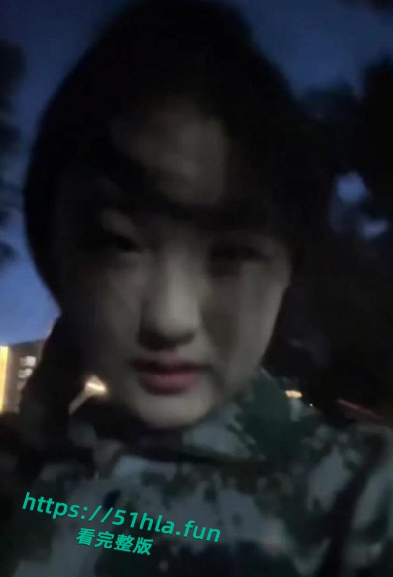 反差女大学生【大馋丫头】挑战勾搭姐夫,裸聊聊天记录以及自慰激情抠逼视频曝光!-2