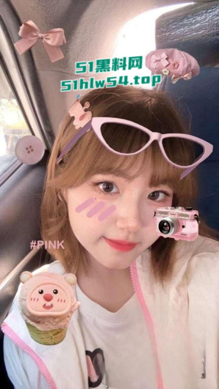 湖南大学白嫩萝莉女大学生【孙奥奥】遭金主包养,美臀粉穴侧方位后入,不玩无套内射都对不住这小粉穴!-4