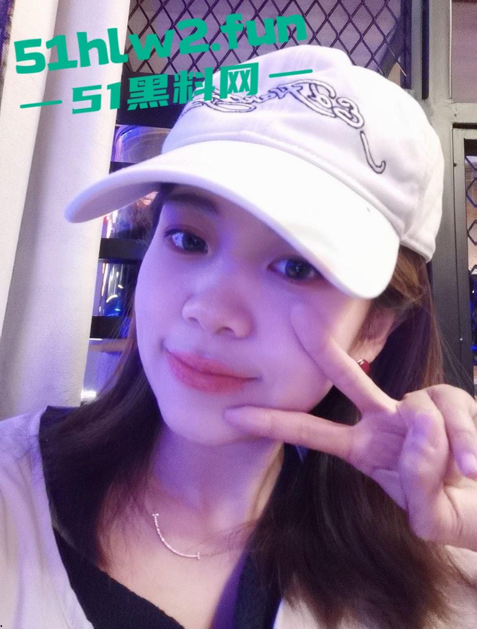 淄博幼师【董晨倩】家长眼中端庄优秀教师,私下却是个大骚逼勾引学生家长被原配曝光。-5