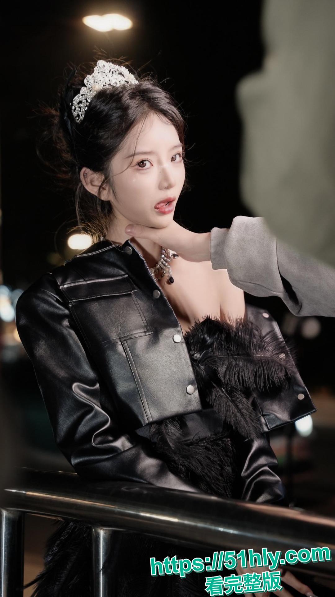 抖音747W粉丝女网红 巴旦木公主 女神人设崩塌 宗门修炼手册彻底疯狂 多人互爆做爱视频-2