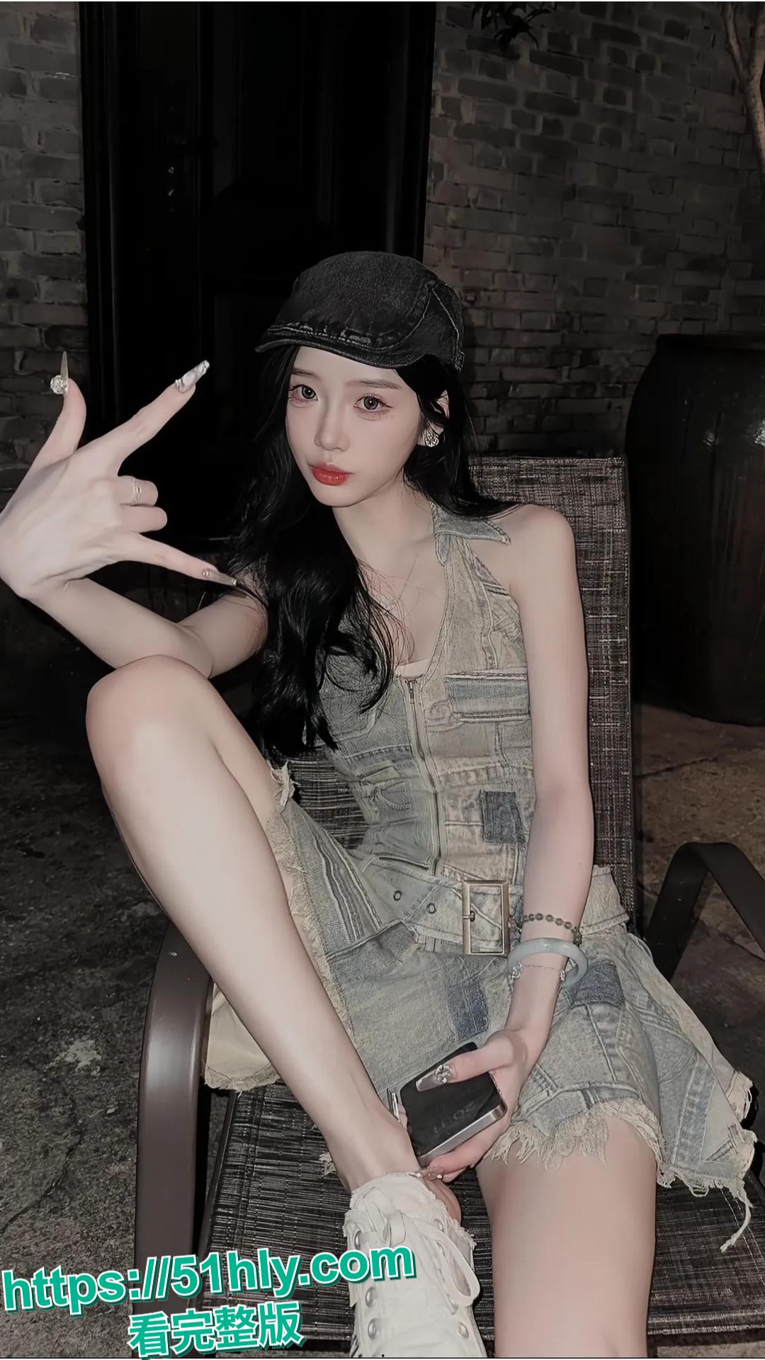 抖音747W粉丝女网红 巴旦木公主 女神人设崩塌 宗门修炼手册彻底疯狂 多人互爆做爱视频-6