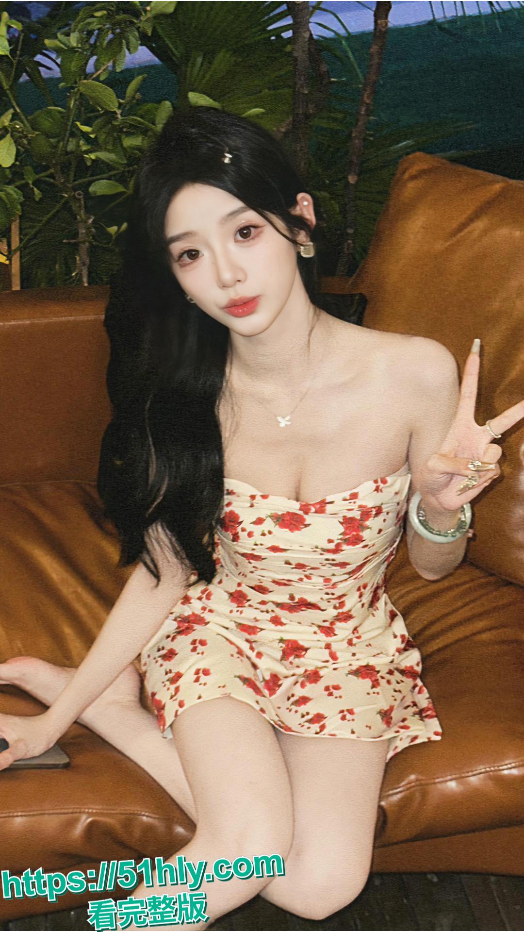 抖音747W粉丝女网红 巴旦木公主 女神人设崩塌 宗门修炼手册彻底疯狂 多人互爆做爱视频-7