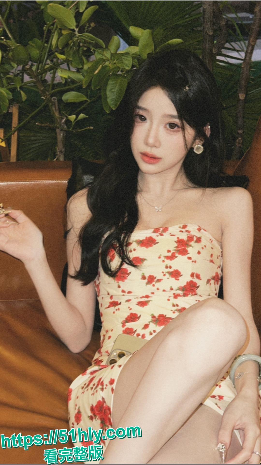 抖音747W粉丝女网红 巴旦木公主 女神人设崩塌 宗门修炼手册彻底疯狂 多人互爆做爱视频-8