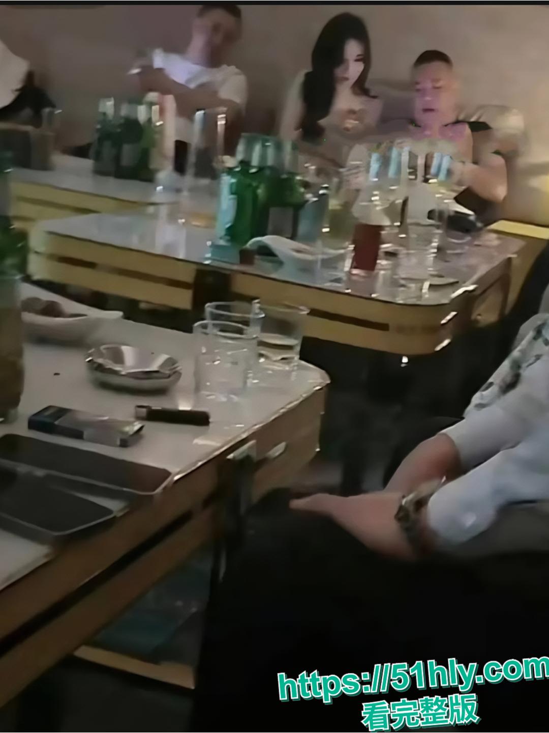 抖音 382 万粉九红婚内出轨,老婆 “绝世小姨” 发长文怒撕,恶行全曝光!-6