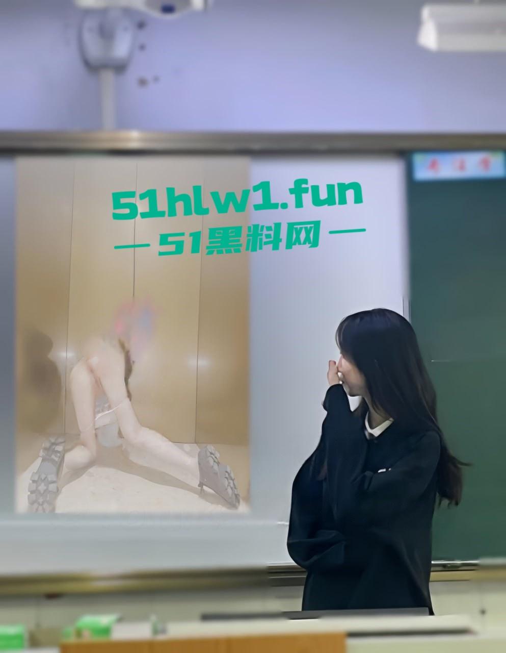 校花女神在外网竟然是福利姬,推特牛奶可可被调教得很到位的高校反差婊现在正是出圈。-9