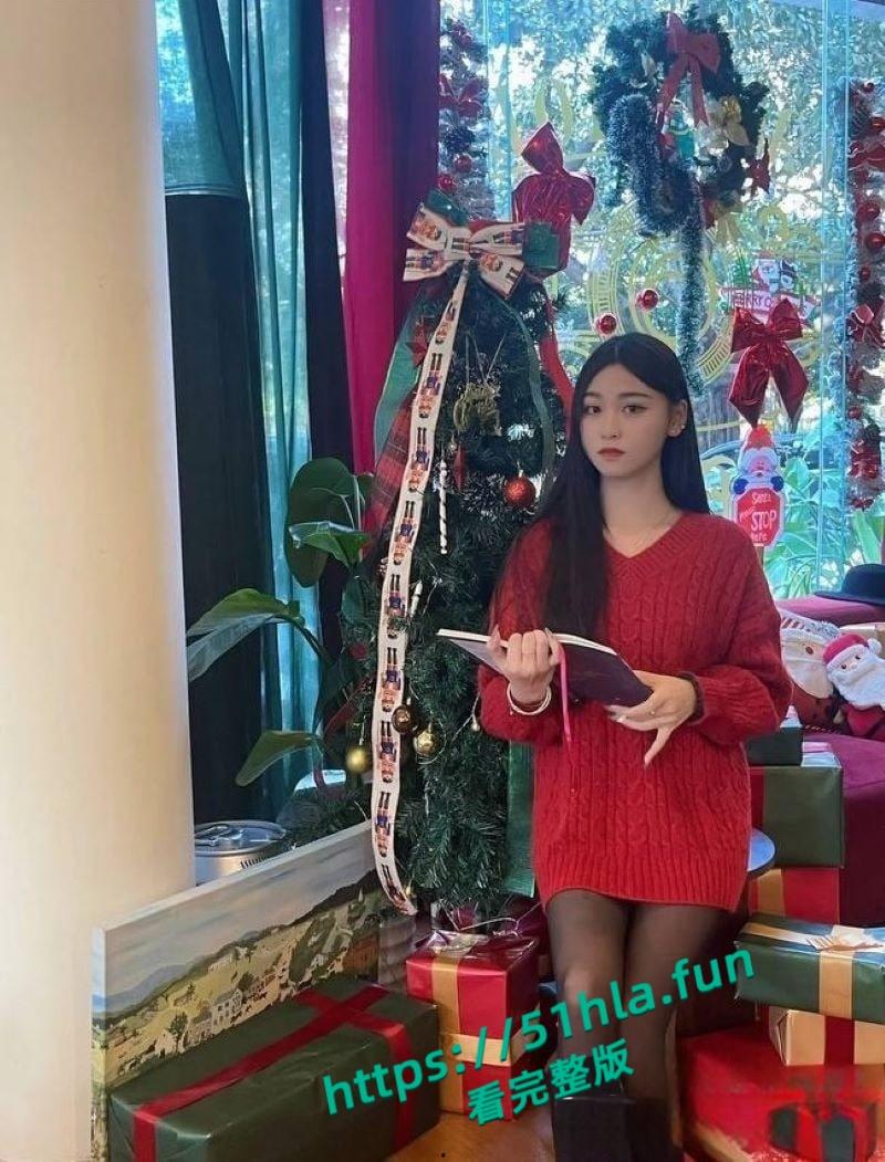 北海职业学院大四骚鸡【何丽芳】性爱视频流出,吵架后约炮友玩内射,复合再让男友无套狂欢!-1