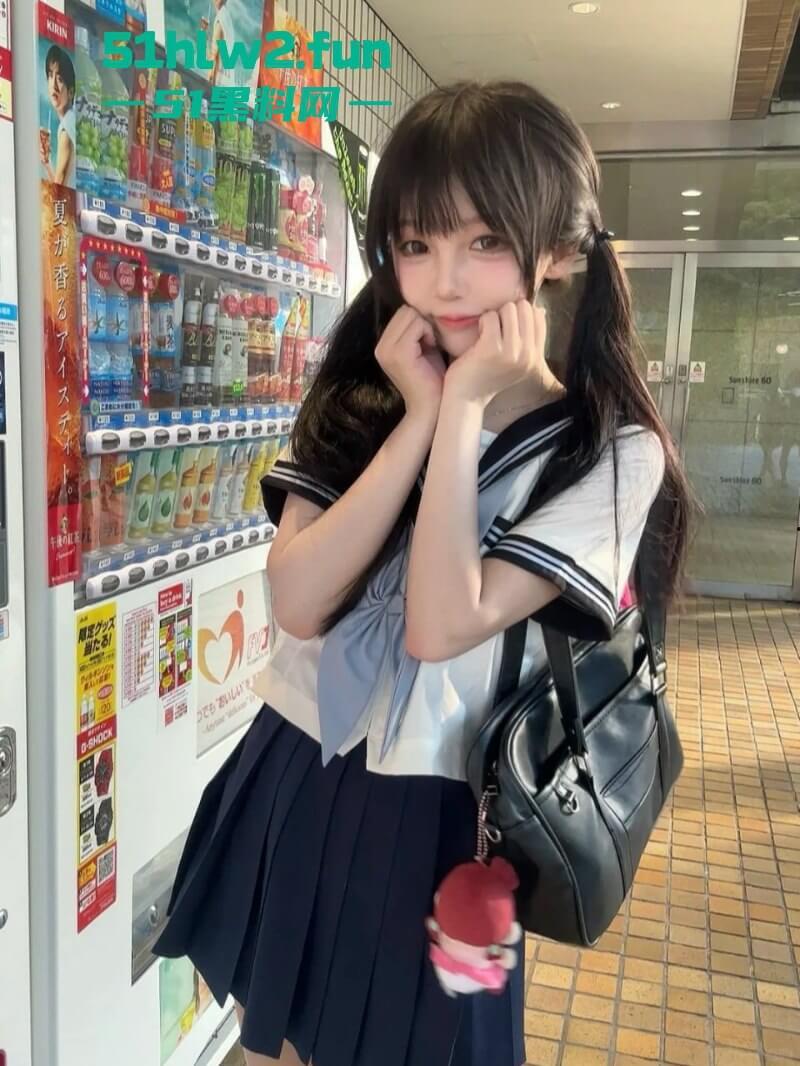 深圳高颜值舞蹈生【聂雨桐】外网公开求包养,嫌钱不到位拒不承认卖逼事实引发热议。-5