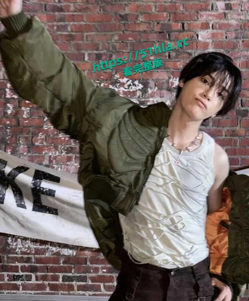 全网疯传韩国男团【周鹤年】买春丑闻,21万港元与AV女皇明日花绮罗4小时不限次数,不雅视频曝光后惨遭公司解约退团!-2