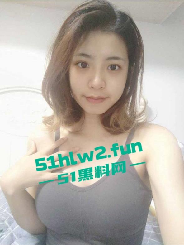 广西南宁反差女教师【柳林依】网上卖弄骚资生活照被扒,性爱视频曝光娇喘淫叫声不断!-5