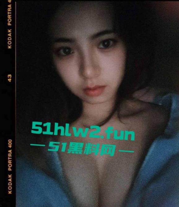 广西南宁反差女教师【柳林依】网上卖弄骚资生活照被扒,性爱视频曝光娇喘淫叫声不断!-6