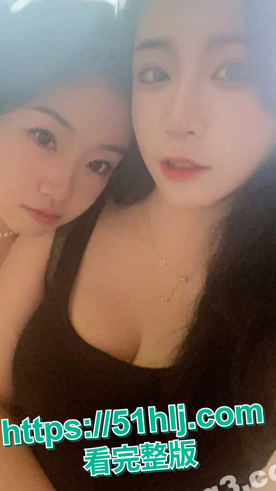 上海静安 高颜值母女花共侍一夫视频曝光 妈妈40岁少儿节目主持人 女儿20岁专业舞蹈生 少女与少妇你更喜欢谁呢?-5