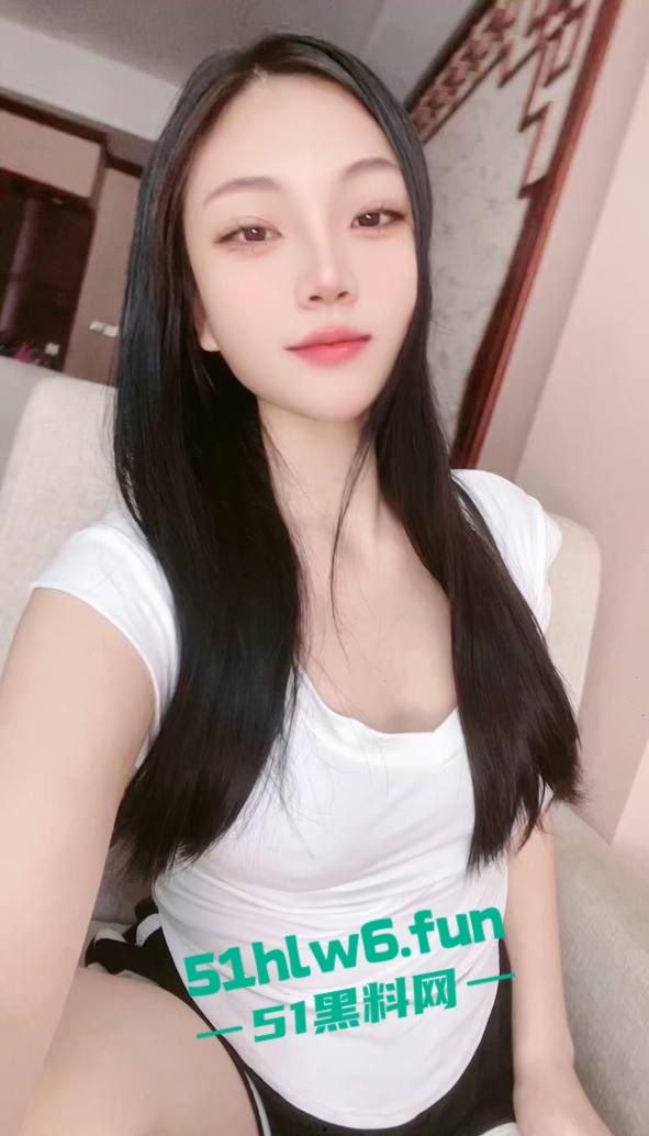 缅甸果敢夜场女【杨改琴】高颜值极品身材骚鸡，5000元就能带走过夜，在勐拉小穴带病有粉刺，兄弟们小心。-1