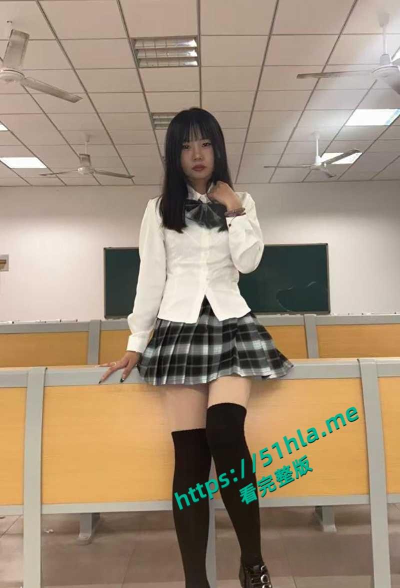 山西反差婊【庞慧杰】不雅视频流出,清纯妹子裸聊露穴勾搭炮友撸管,细腰肥臀馒头逼淫劲十足!-8