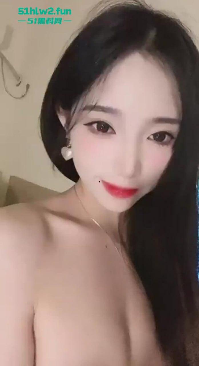 性感女主播【草帽】全身透露着淫荡的气息,在镜头前自慰扣穴性感的娇躯都要被玩坏了!-3