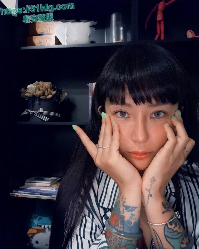 性感纹身潜水教练【梁云菲】私密约炮视频曝光,火辣身材搭配销魂呻吟声,震撼全网!-17