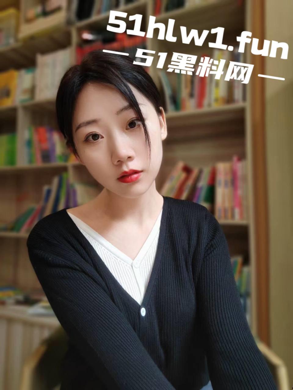 山东师范学院陈雪莹,刚上大一的极品学生妹,颜值高模特身材,修长美腿超诱人,被金主酒店调教激情爆操!-5