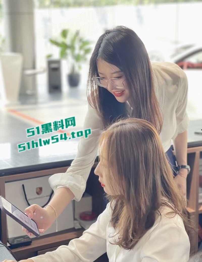 保时捷金牌销售【coco】车主做爱视频被老公曝光,极品身材比少女还要嫩!-1