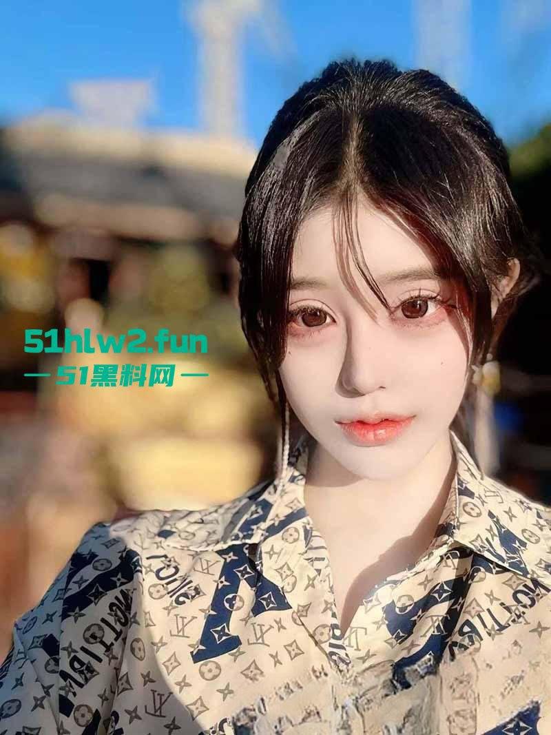 天津外国语大学校花【杨楠】不雅视频流出,极品尤物被金主用独特的操逼方式干到绝望全程呻吟不止。-5