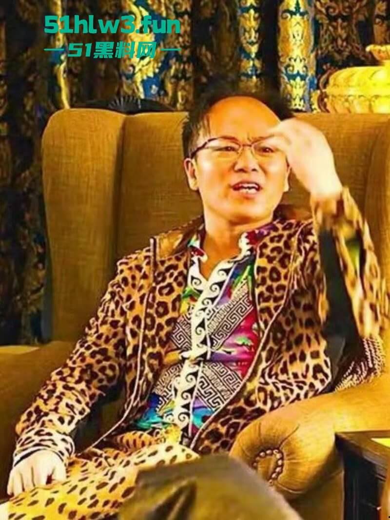 周星驰美人鱼郑总扮演者涉猥亵儿童被逮!从“郑总”到阶下囚,郑冀峰的双面人生。-3