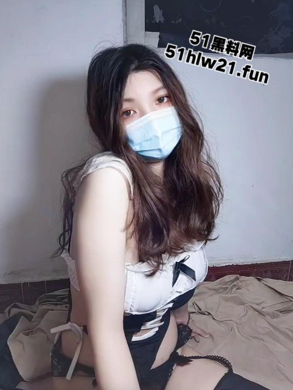 女大学生体验超大号【黄金幻龙】鸡巴直捅骚逼,插得直翻白眼堪比尖叫鸡!-4