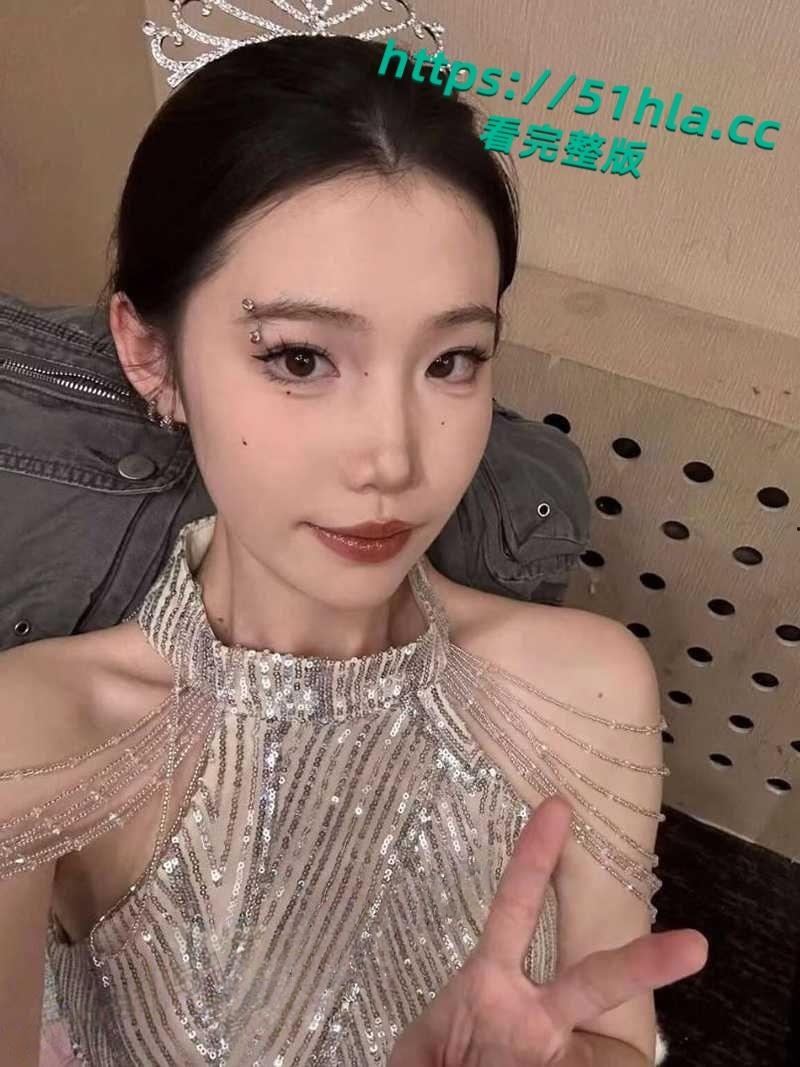 真实调教，极品大学生眼镜反差婊，肤白貌美身材火辣全程露脸，被主人调教的服服帖帖！-1