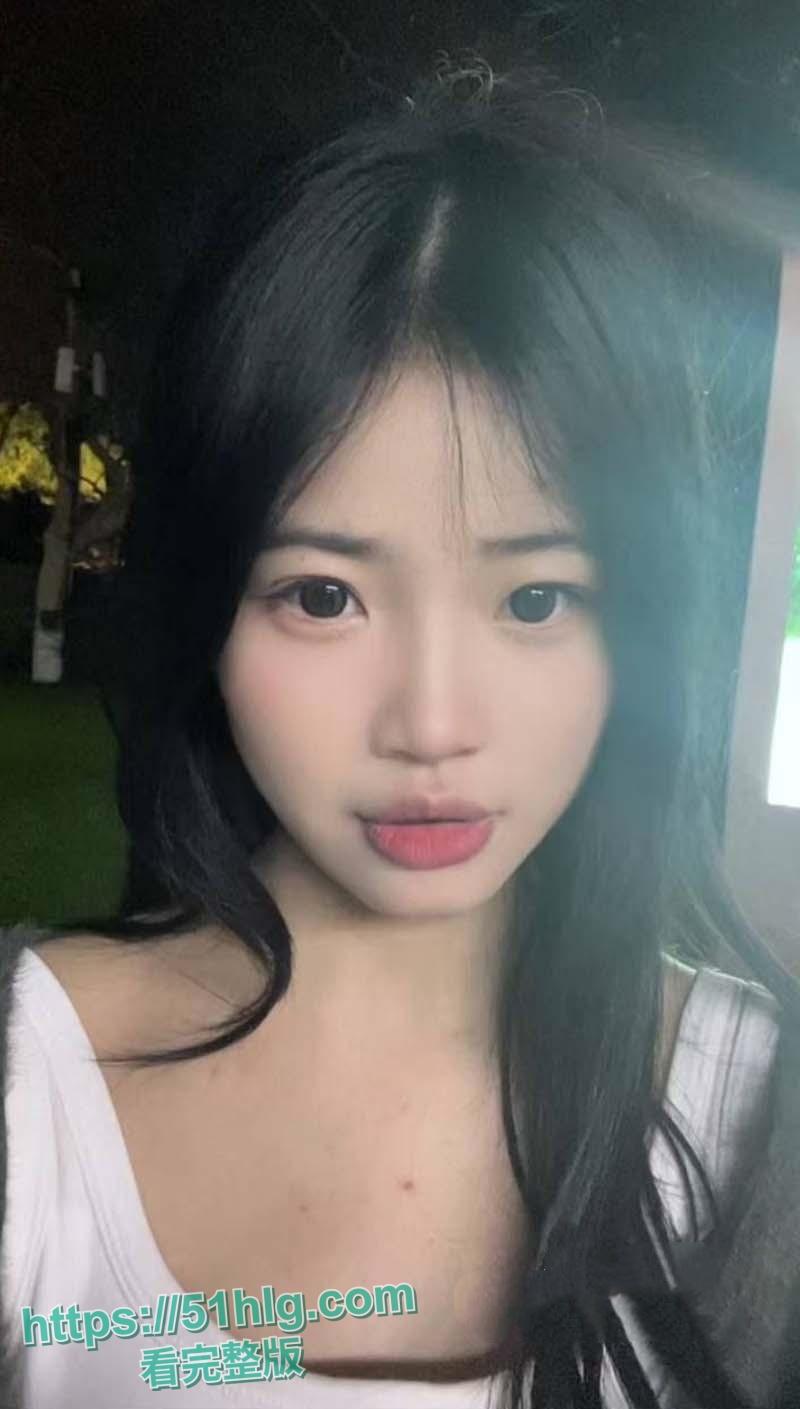 清纯学生妹【袁舒蕾】的淫荡私生活!与男友旅游三天操个不停,情趣黑丝、口交深喉、足交样样精通-2